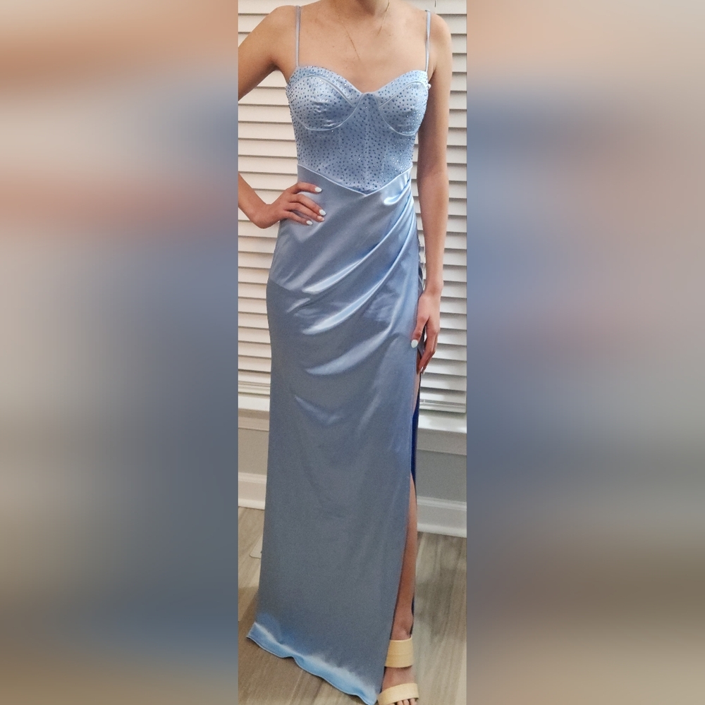 Elegant Blue Evening Gown